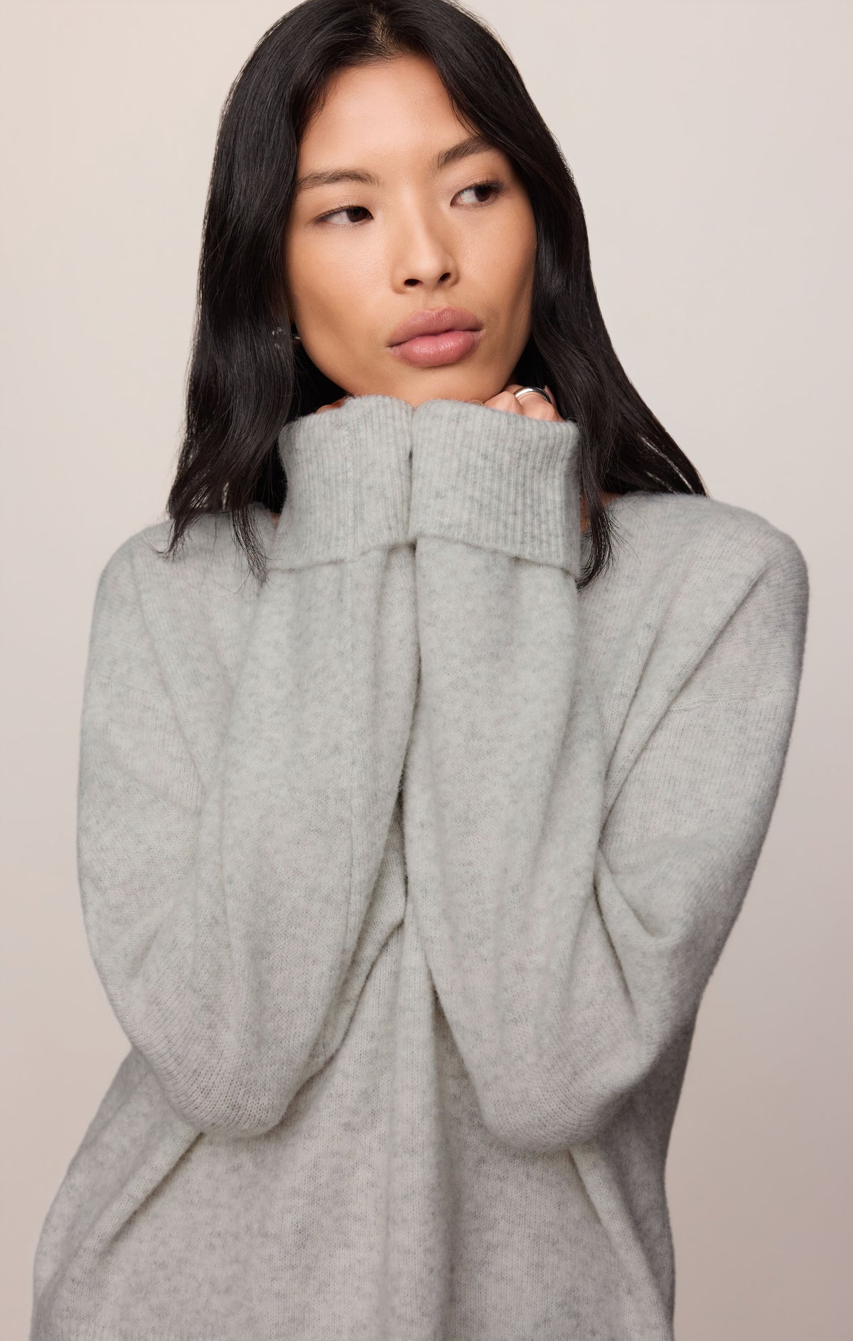 Z SUPPLY Cerro V-Neck Sweater - Feather Grey