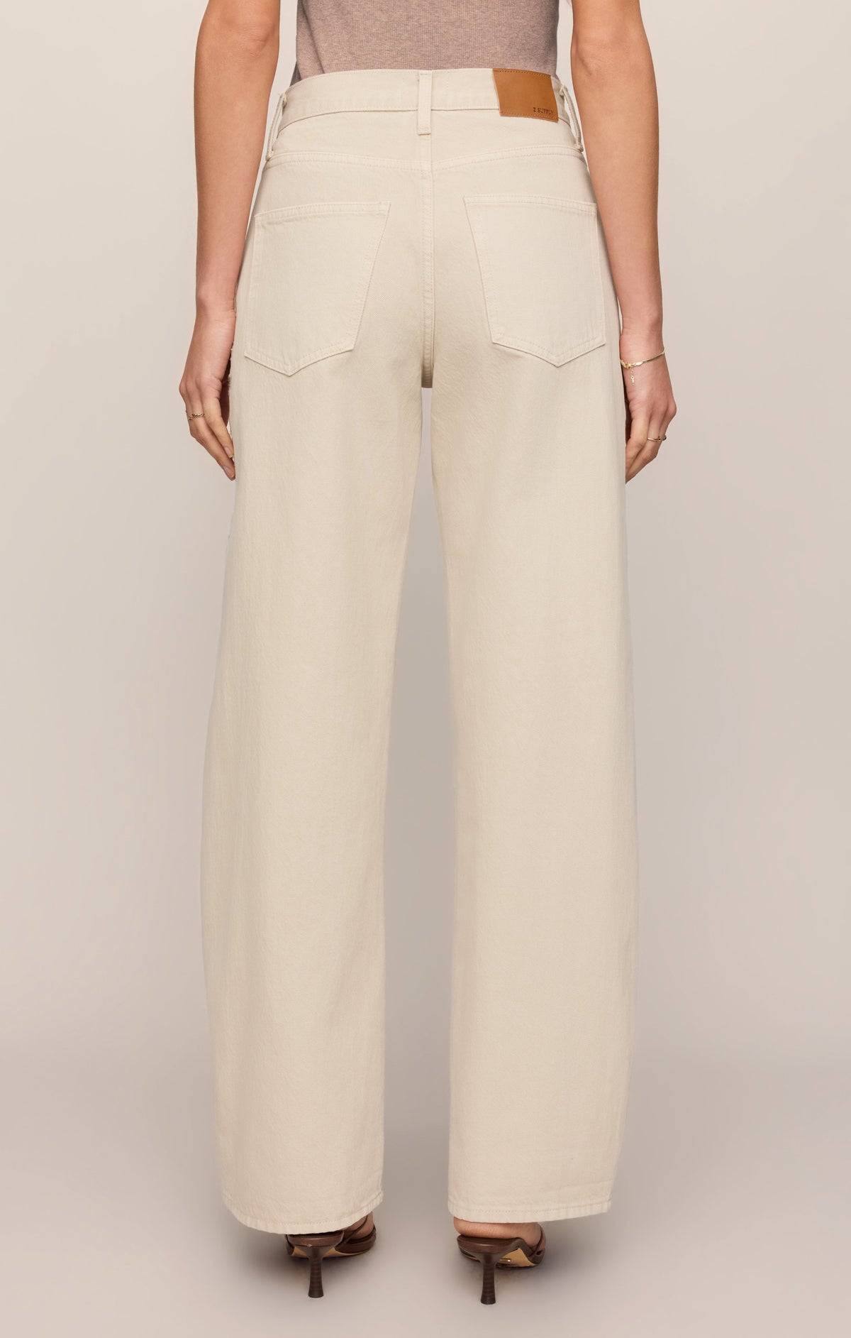 Z SUPPLY The Show Off High-Rise Bowed Denim - Soapstone