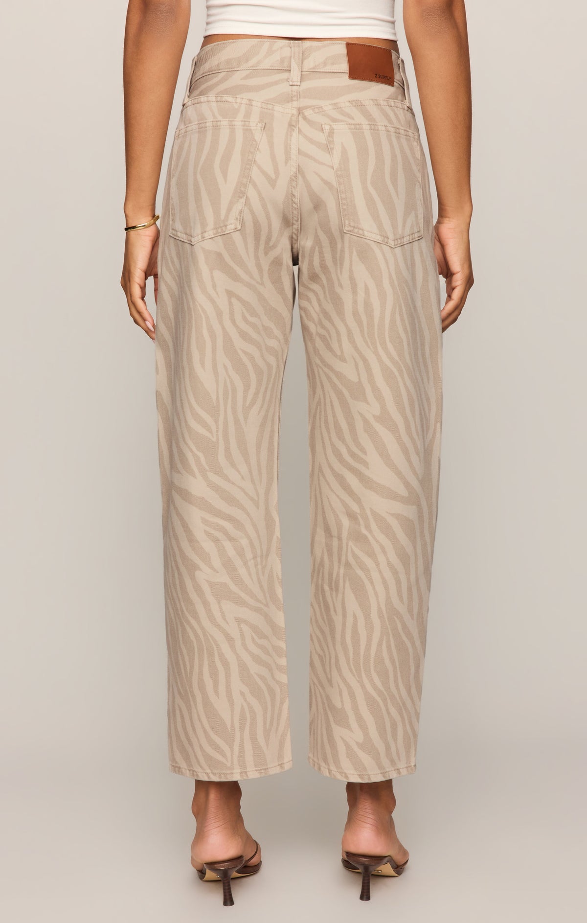 Z SUPPLY The Off Duty Mid-Rise Bowed Ankle Denim - Zebra Soapstone