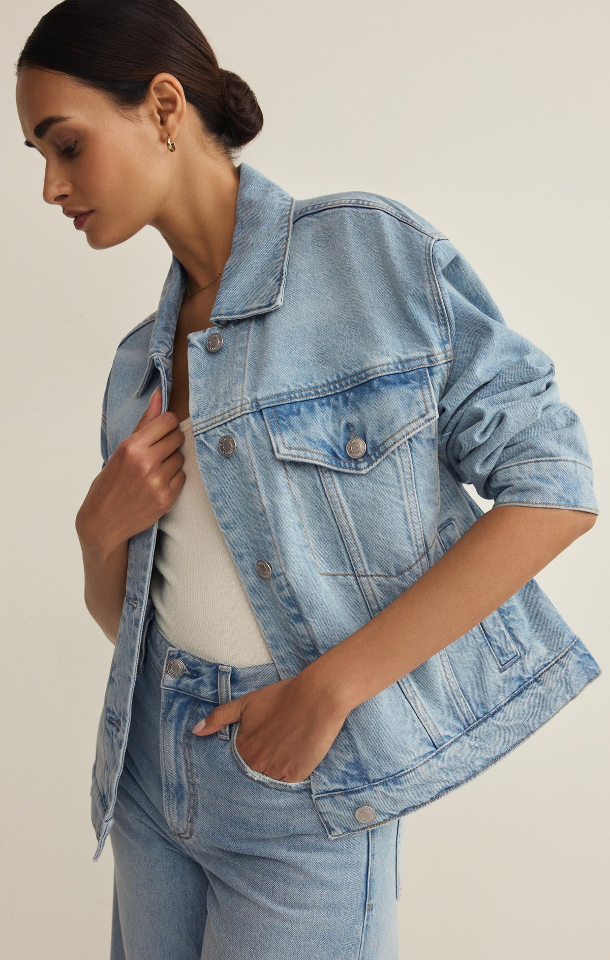 Z SUPPLY Dani Denim Trucker Jacket - Cove