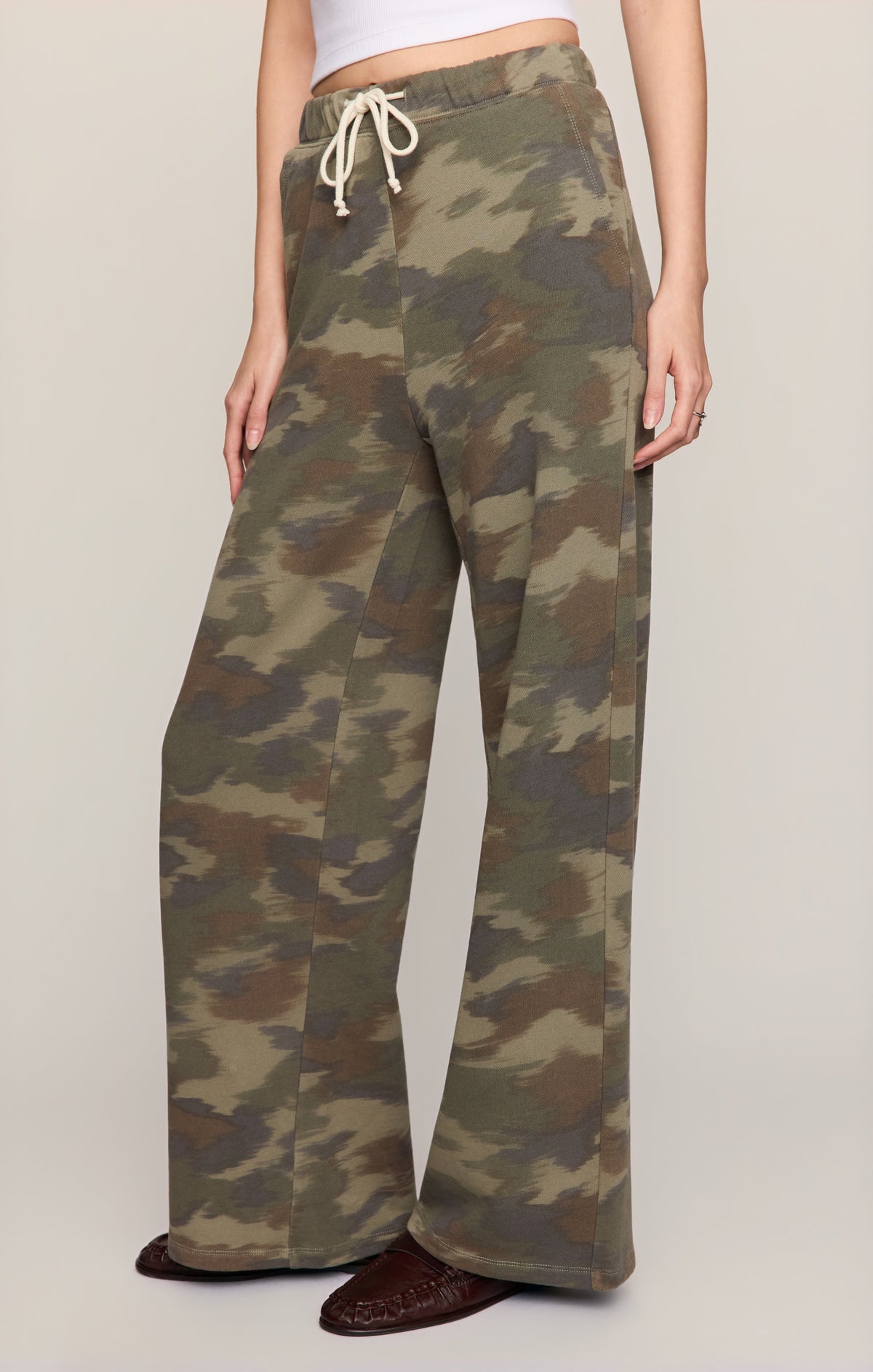 Z SUPPLY Hunter Painterly Camo Pant - Classic Olive