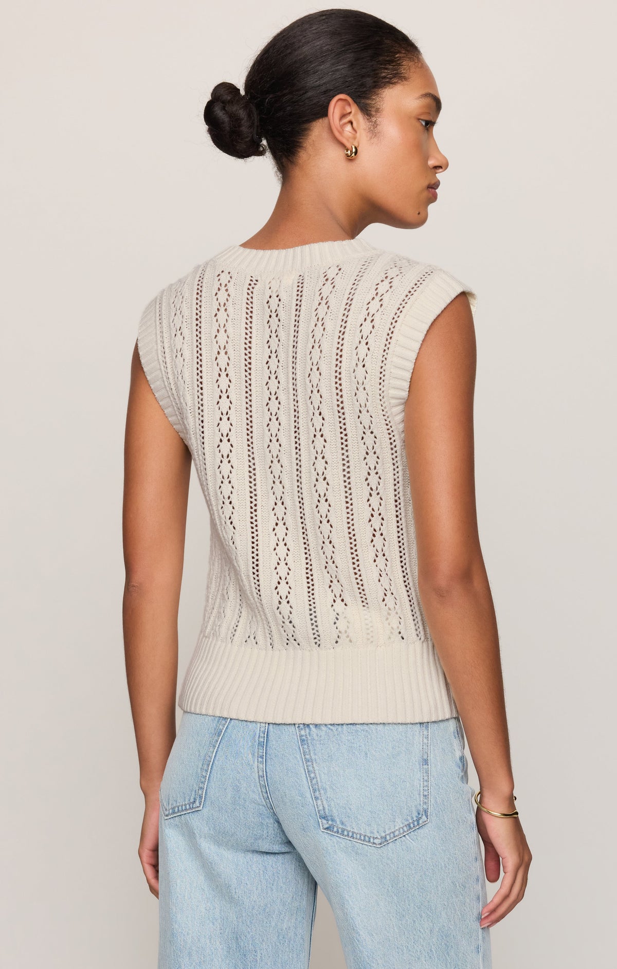 Z SUPPLY Cabot Crochet Vest - Sandstone