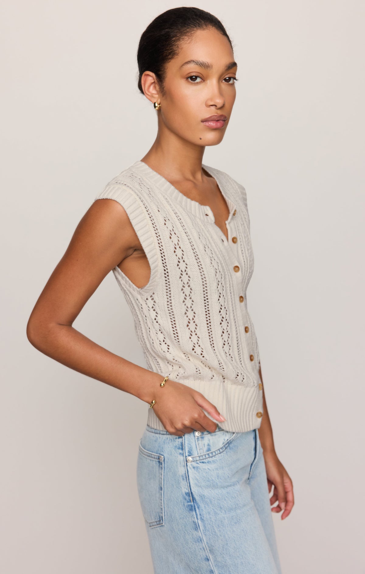 Z SUPPLY Cabot Crochet Vest - Sandstone